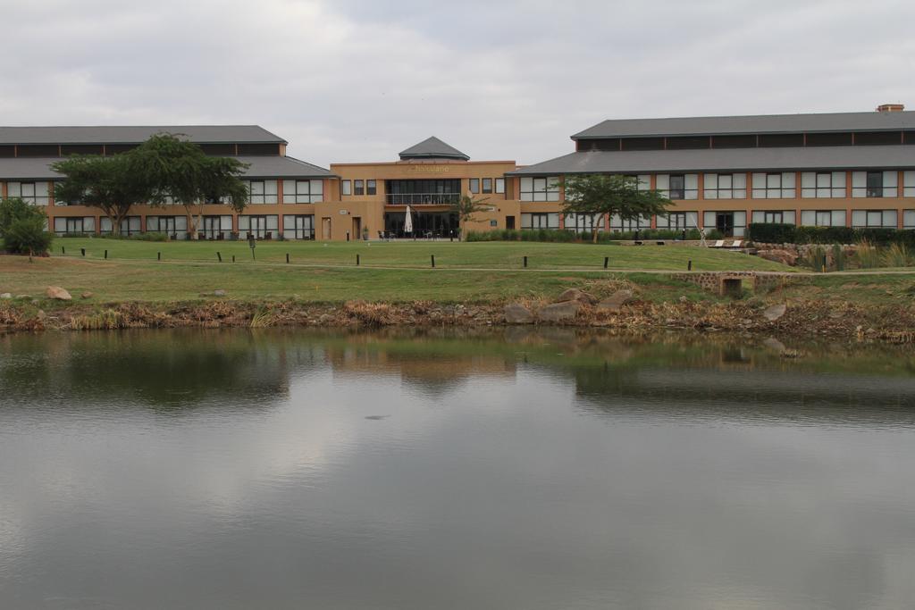Phakalane Golf Estate Hotel Resort Gaborone Extérieur photo