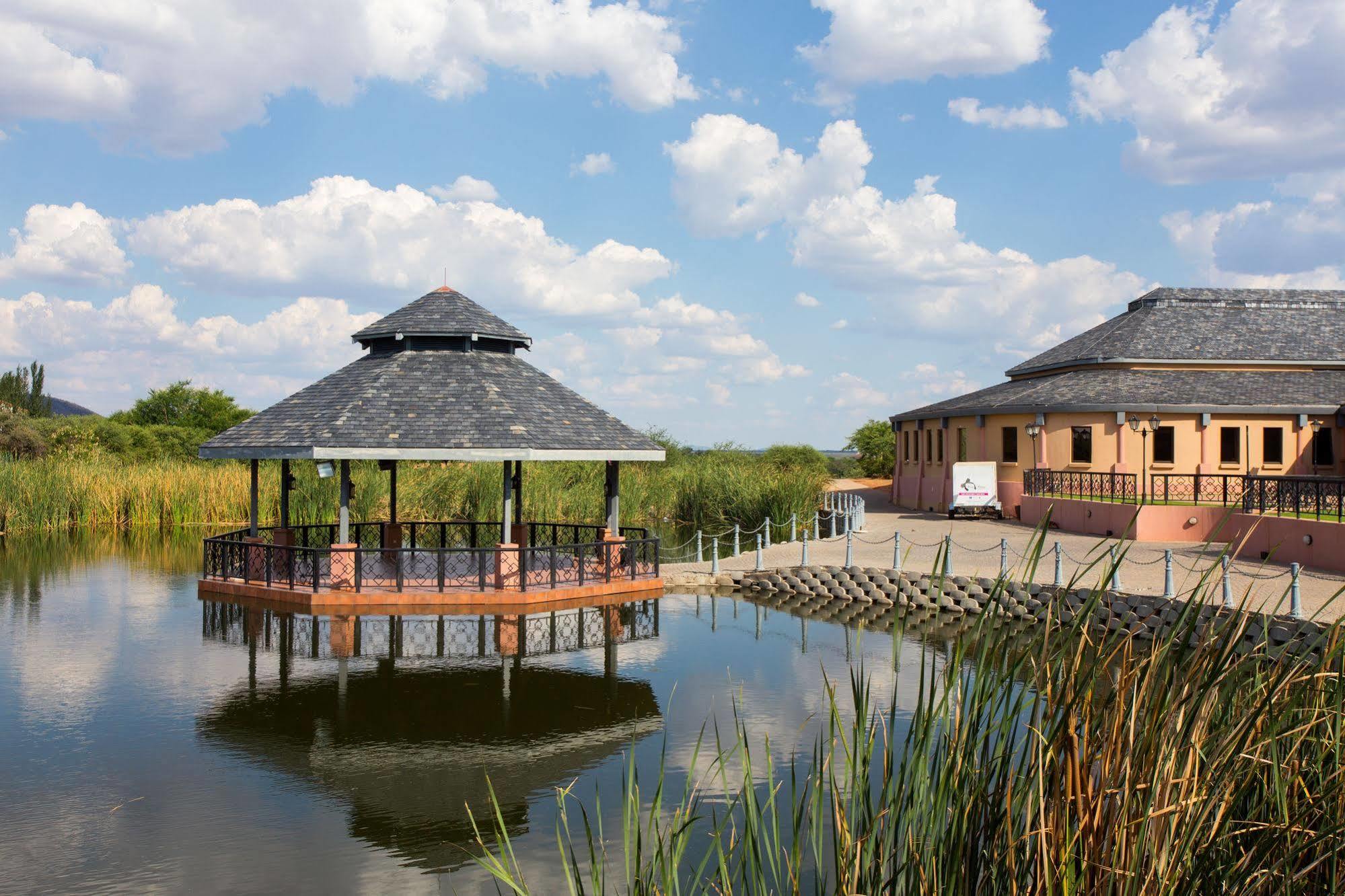 Phakalane Golf Estate Hotel Resort Gaborone Extérieur photo