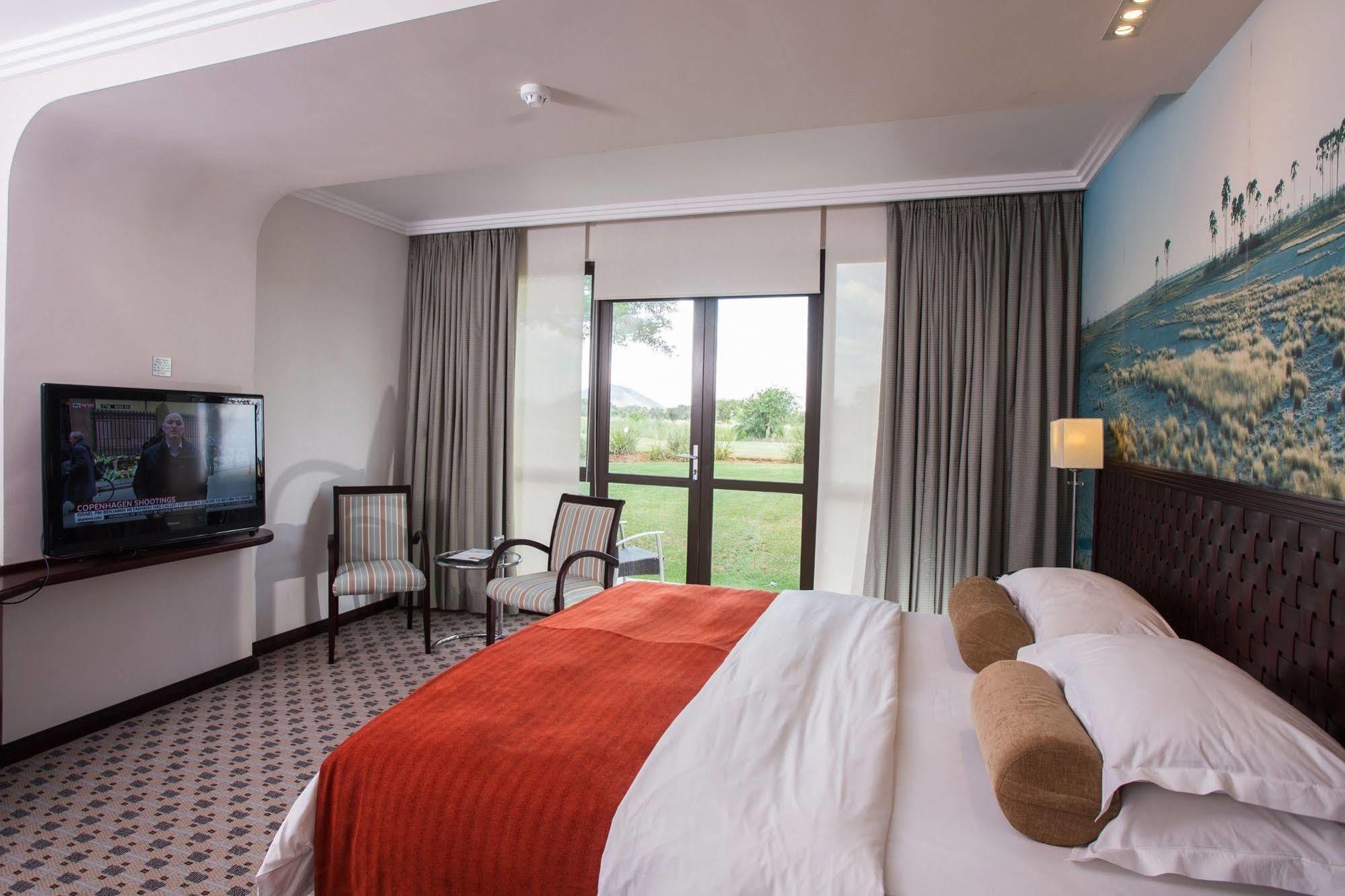 Phakalane Golf Estate Hotel Resort Gaborone Extérieur photo