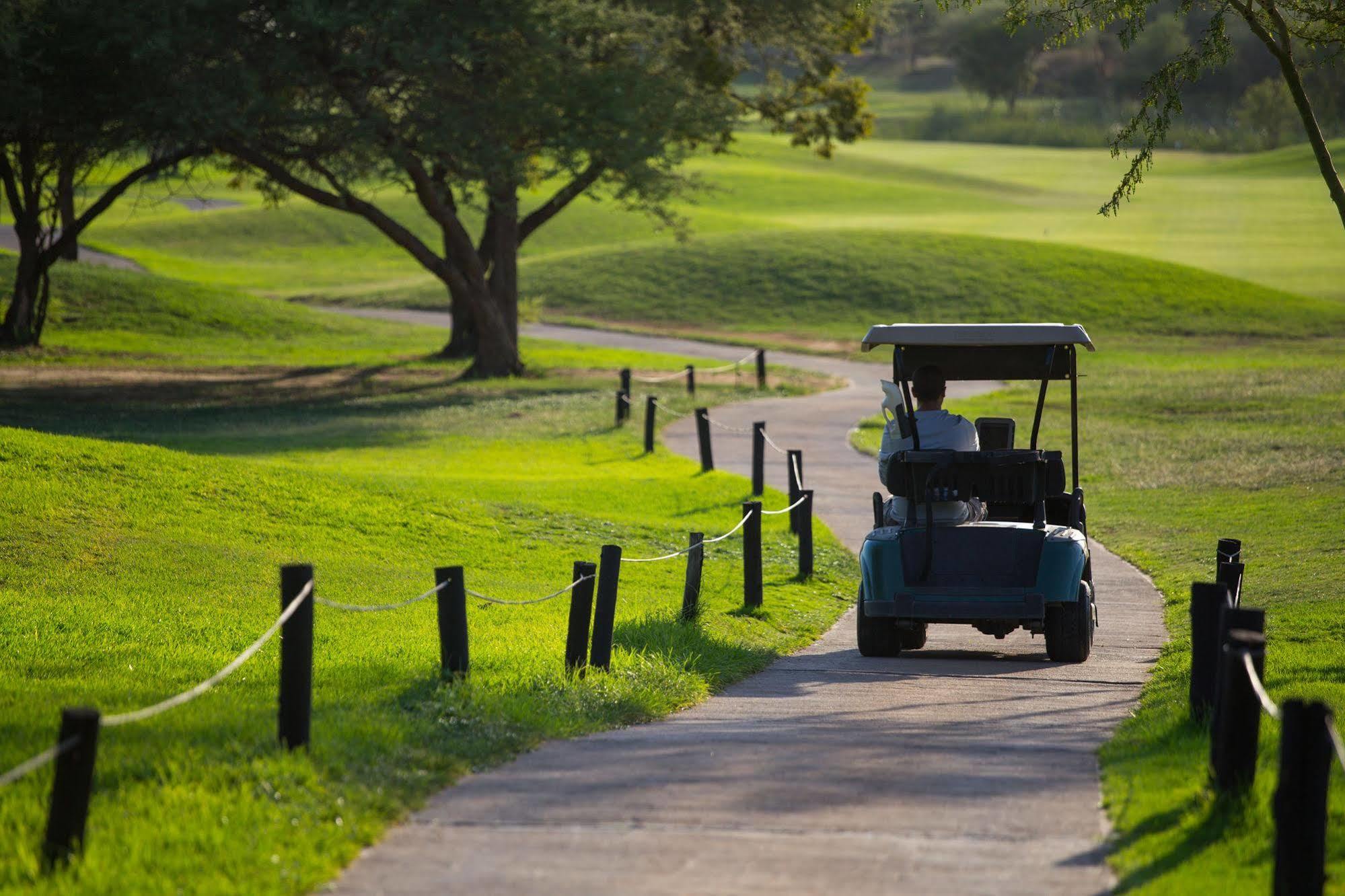 Phakalane Golf Estate Hotel Resort Gaborone Extérieur photo